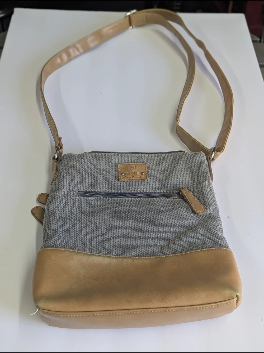 Stone Mountain Crossbody Bag Gray Canvas Tan Leather Trim Multi Pocket Adjustabl